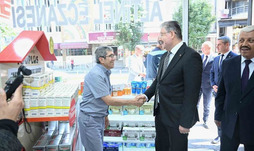 Vali Erdinç Yılmaz esnafın taleplerini yerinde dinledi