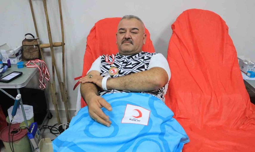 Okulda kan bağışıyla hem hayat hem fidan kazandırdılar