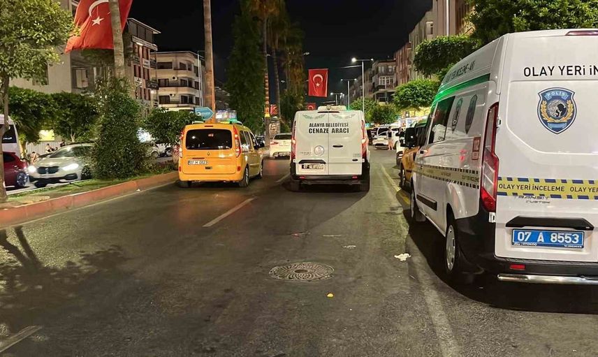 Antalya'da otel odasında hayatını kaybeden İsveç uyruklu turistin ölümü inceleniyor
