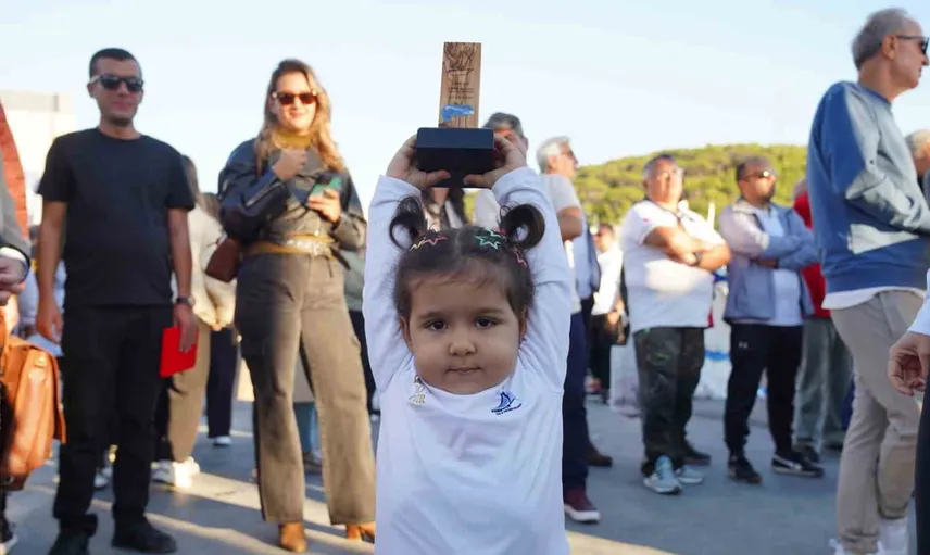 ayvalık'ta yelkenler eğitim ve dayanışma için açıldı