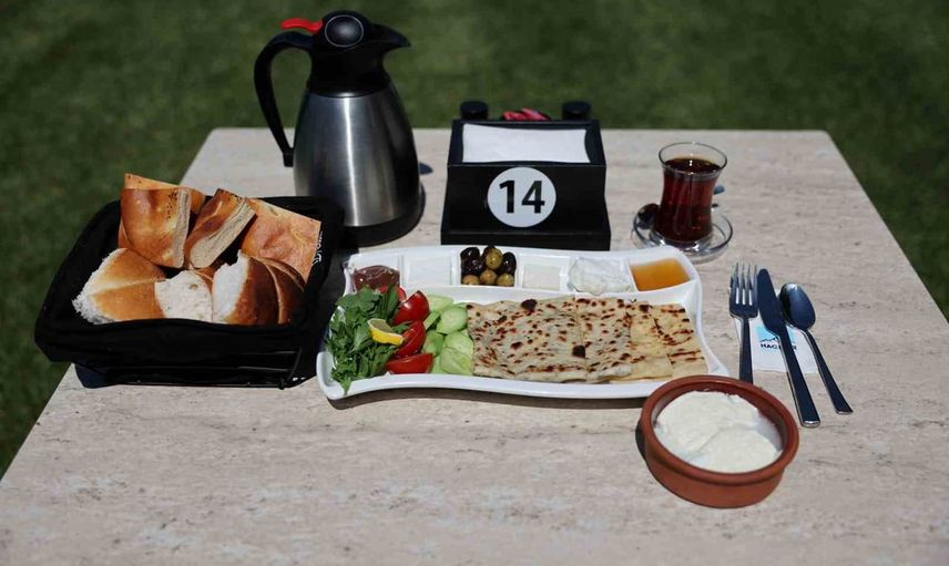 Hürmetçi sofrası turizme ve fotoğrafçılığa yeni bir merkez kazandırdı