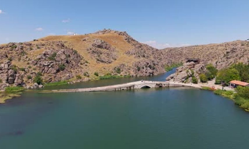 Bozkırın ortasında tarih ve gölün buluştuğu Çeşnigir: tekne, fotoğraf ve turna