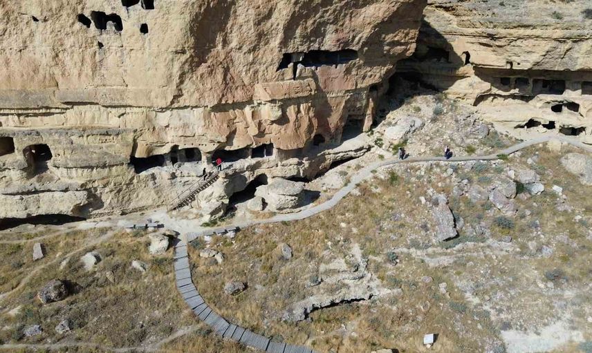 Taşkale'den günümüze taşınan 5 katlı yaşam: Manazan Mağaraları