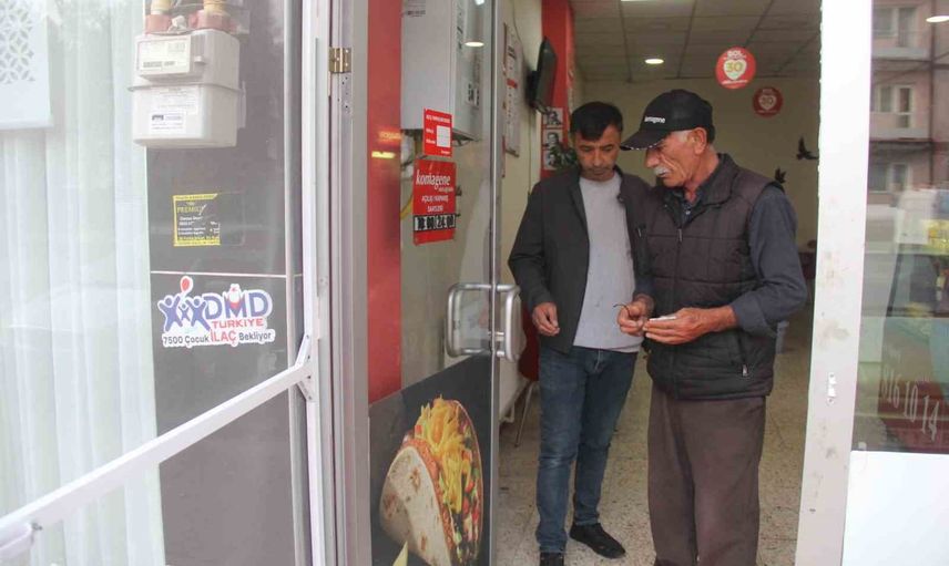 Zara'da hırsızlar 3 saatte 5 iş yerini soydu, çıkarken kapıları kapattılar