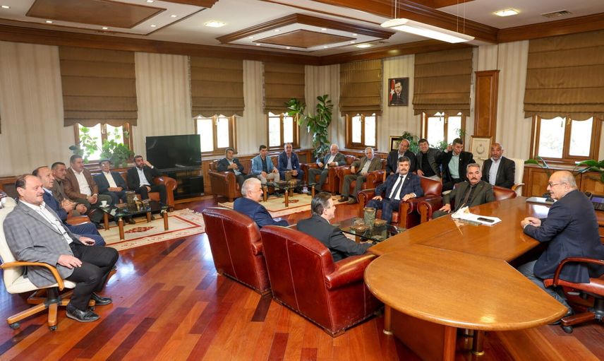 Muhtarlarla buluşma: Hüseyin Arslan'dan kutlama ve teşekkür
