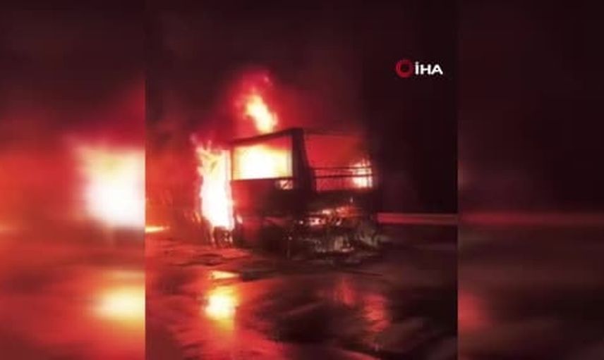 otobüs yangını mersin otoyolunda; sürücünün tahliyesi faciayı engelledi