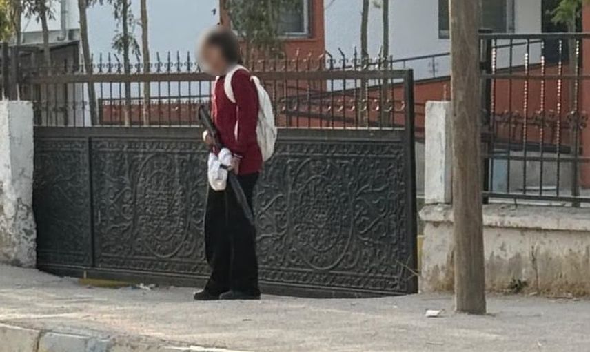 Okul kapısında pompalı tüfekle görülen öğrenci için soruşturma