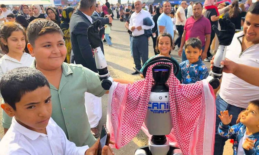 Canikman puşiyle sahneye çıktı, TEKNOFEST'te ziyaretçileri coşturdu
