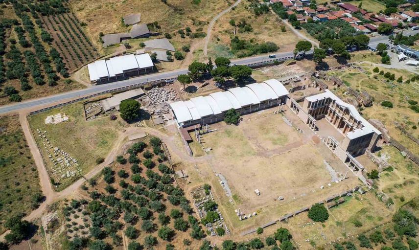 Sardes'teki 20 metrelik surun sırrı pişmiş tuğlalarda
