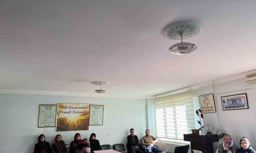 Çavdarhisar'da süt sığırı yetiştiricilerine mesleki beceri eğitimi