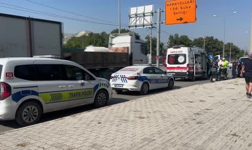 Bülent Ecevit Bulvarı yakınında direksiyon hakimiyetini kaybeden sürücü yaralandı