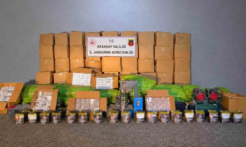 Aksaray merkezde depoda kurulan kaçak sigara imalathanesine jandarma baskını