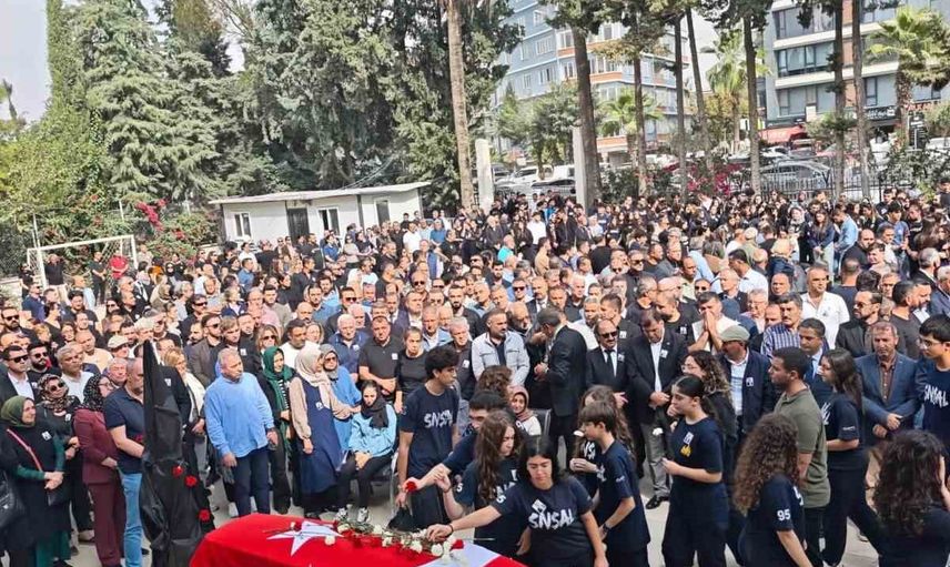 Eğitime adanmış bir ömür: Murat Yurtsever son yolculuğuna uğurlandı