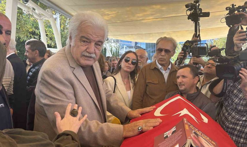 Yeşilçam'ın 'altın çocuk' Göksel Arsoy son yolculuğuna uğurlandı