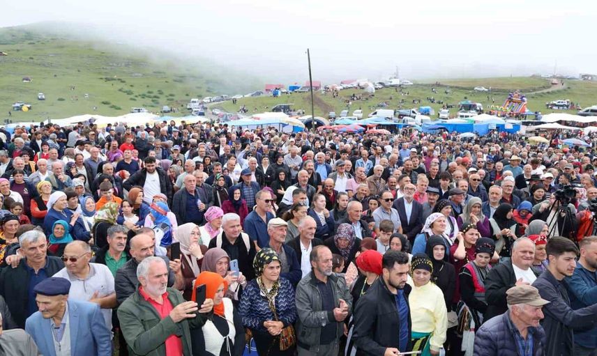 Honefter'te birlik mesajı: kültür yaşatılıyor, yollar yapılıyor