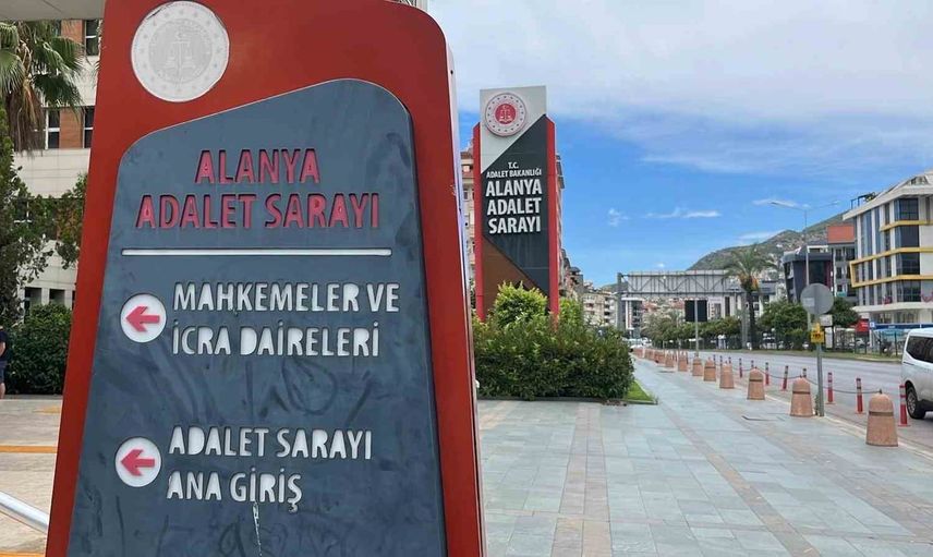 Alanya'da maskeli döviz bürosu soygununda 3 kişi tutuklandı, 400 bin TL iade edildi