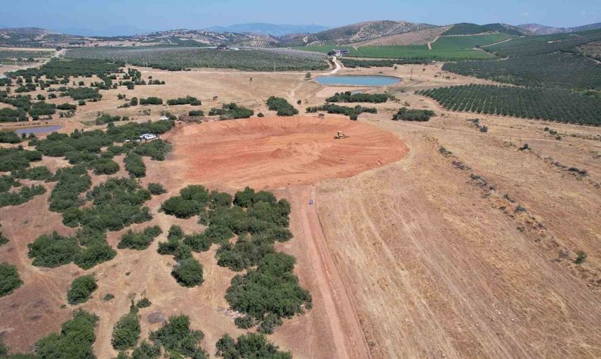 Salihli kentsel alanına yakın kemer mahallesi'nde çok amaçlı gölet inşa ediliyor