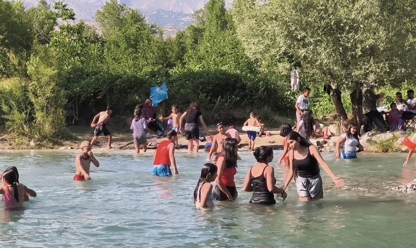 Tağar Çayı'nda yağışla çamur aktı, ziyaretçilerin yüzme planı bozuldu