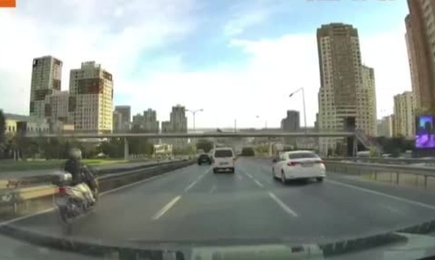 Haramidere'de yol gerilimi: servis şoförü iki suçtan tutuklandı