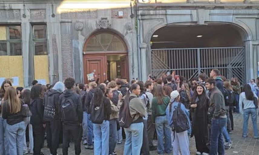 Liege'de barikatlar ve gözaltılar: savcılık çevrim içi çağrılara müdahale ediyor
