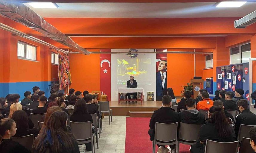 Caminin toplumla buluşması: MESEM öğrencilerine cami ve sosyal hayat konferansı