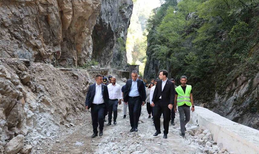 Yenice'de TOKİ konutları ve Şeker Kanyonu çalışmaları yerinde değerlendirildi