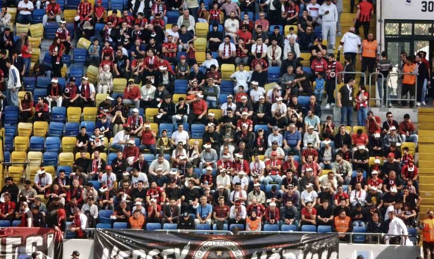 Gençlerbirliği taraftarından yönetime tepki: 'yönetim uyuma, taraftar dışarıda'
