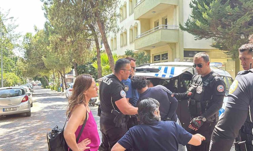 Menteşe'de seyir halindeki motokurye polise mukavemet iddiasıyla gözaltına alındı