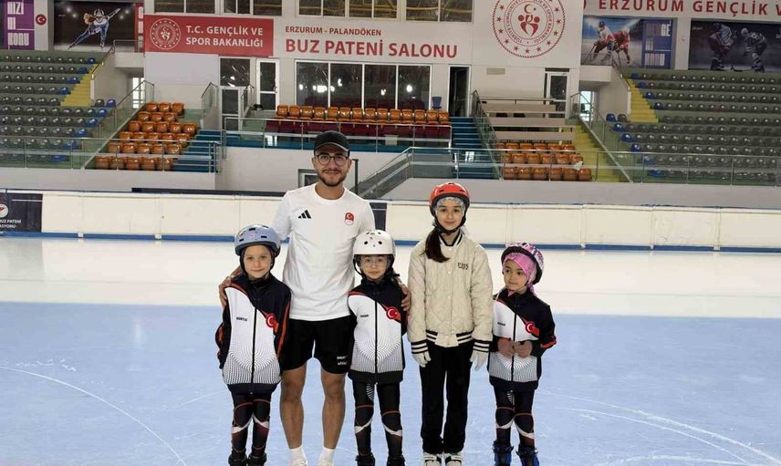 Kısa kulvarın üçüncüsü Furkan Akar minik patencilerle buluştu