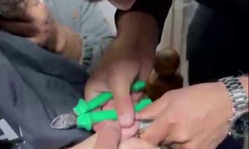 İtfaiye müdahalesiyle borudan kurtarılan Berfin'in gözyaşları dindi