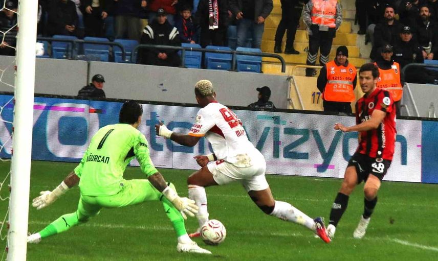 Eryaman'da taktiksel eşitlik: ilk yarı 0-0