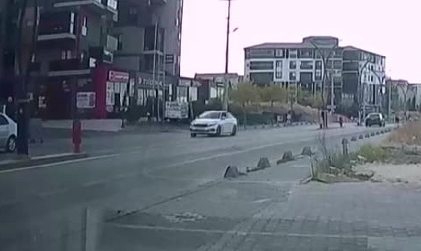 Keşan'da kavşakta çarpışma: motosiklet sürücüsü ve yolcusu yaralandı