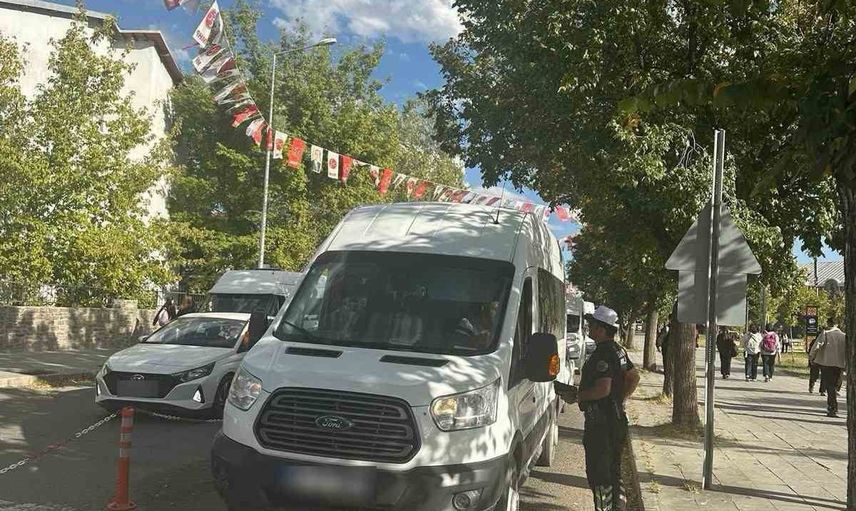 Kars'ta okul servislerinde sıkı denetim: her şey çocukların güvenliği için