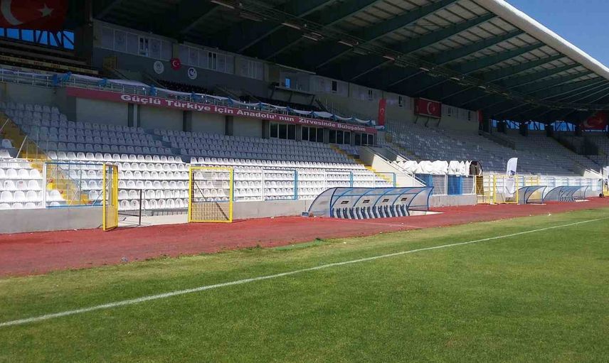 Kazım Karabekir stadyumu dört tribünüyle yeniden tam kapasiteye açıldı