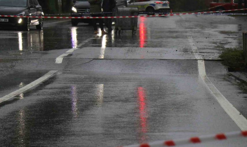 Köprü ayakları erozyona dayanamıyor: Yanık Deresi'nde araç ve yaya trafiği durduruldu