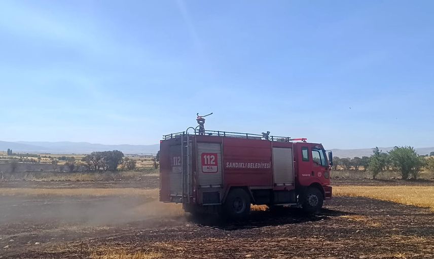 Sandıklı'da Anız Yangını: Yaklaşık 200 Dekar Zarar