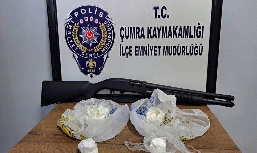 Çumra'da satıcı ağına darbe: kokain ve ruhsatsız tüfekle dört kişi tutuklandı