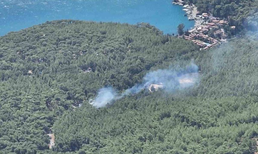 Akyaka'da rüzgârla büyüyen yangın ekiplerin müdahalesiyle söndürüldü