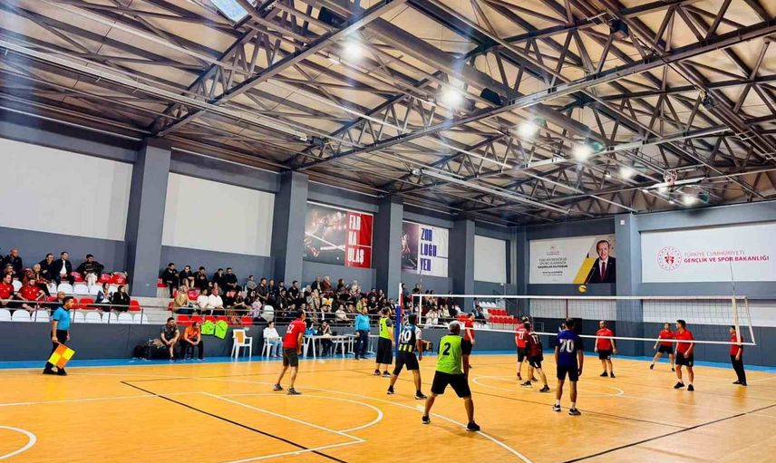 Turnuvada dostluk kazandı: Gölpazarı Açık Ceza İnfaz Kurumu şampiyon oldu