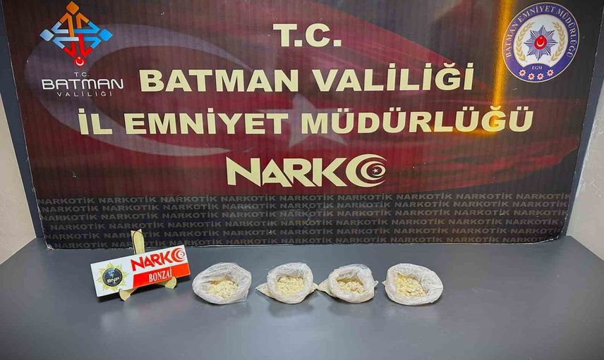 Batman girişinde durdurulan araçta 400 gram sentetik kannabinoid ele geçirildi