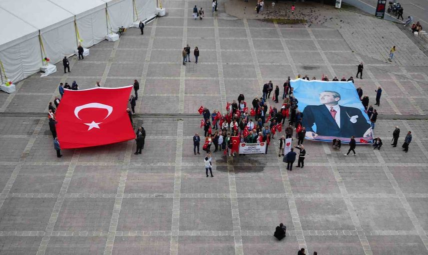 Astsubaylar taleplerini yürüyüşle haykırdı: tazminat ve eğitimde eşitlik istiyoruz