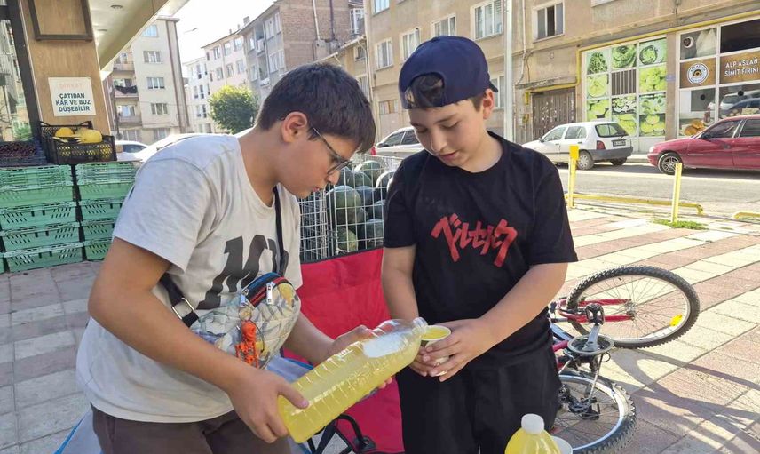 Yazı değerlendiren küçük girişimciler: limonata ile harçlık