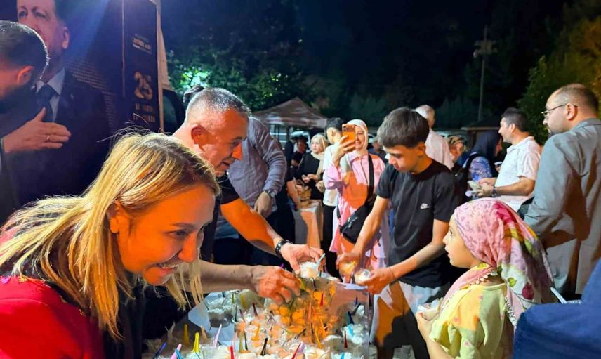 Mevlid kandilinde AK Parti'den dondurma ikramı