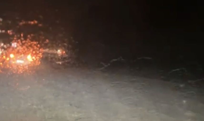 Yol sulara teslim oldu: D-650'de mahsur kalan araçlar tahliye ediliyor