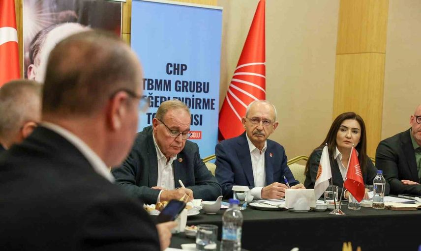 Kılıçdaroğlu bolu kampında grup yönetim kurulunu topladı