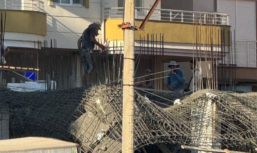 Mersin'de inşaatta beton dökümü sırasında göçük: olası faciadan dönüldü