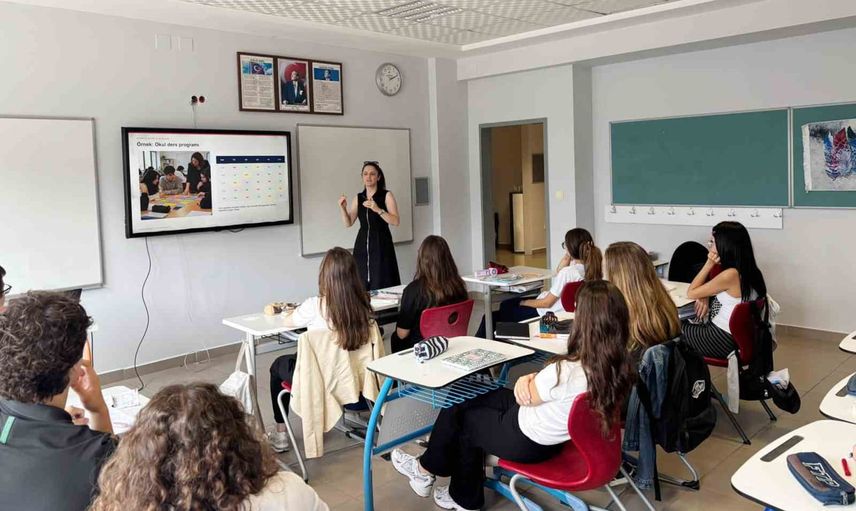Akademik bilgi lise sıralarına taşındı: 30 akademisyen 30 lisede