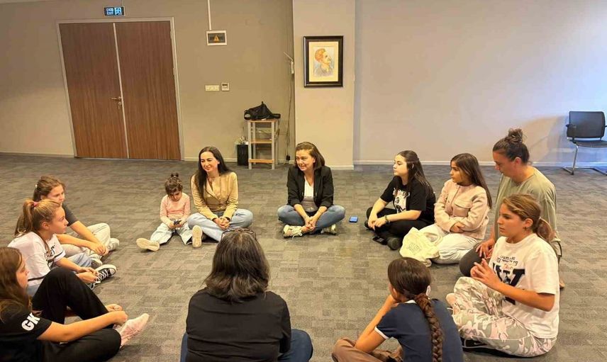 Kendi sınırlarını çizmeyi öğrenen kızlar: Nilüfer'de öz savunma atölyesi