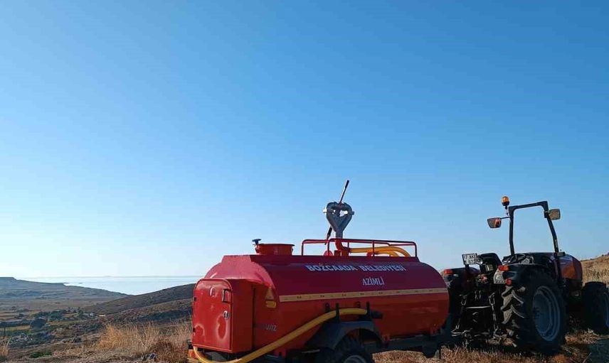 Bozcaada'da Göztepe mevkiinde trafodan çıktığı belirlenen otluk yangını kontrol altına alındı