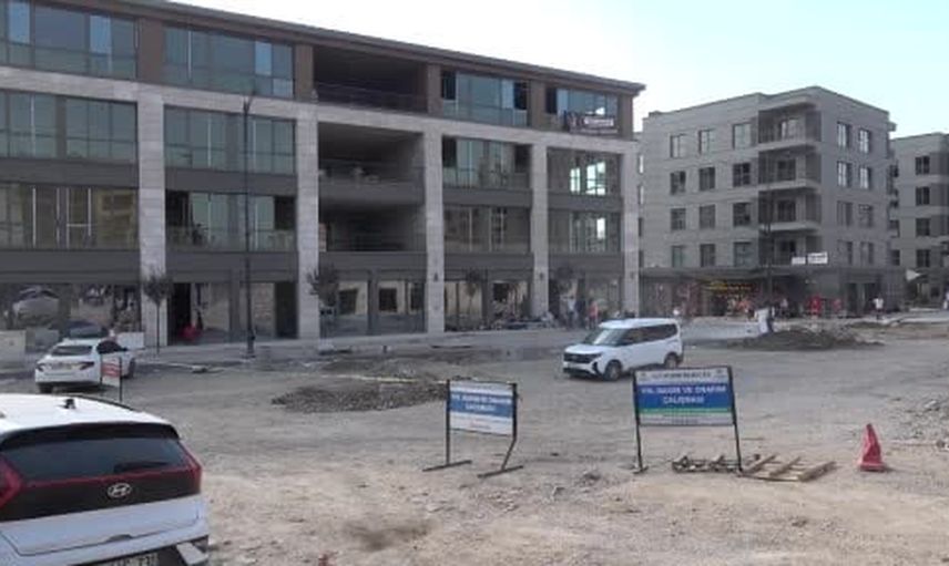 Malatya'da altyapı çalışmasında doğalgaz borusu delinmesi bölgeyi paniğe sürükledi